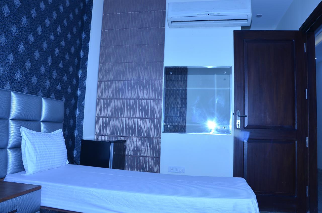 Hotel Royal International 新德里 外观 照片