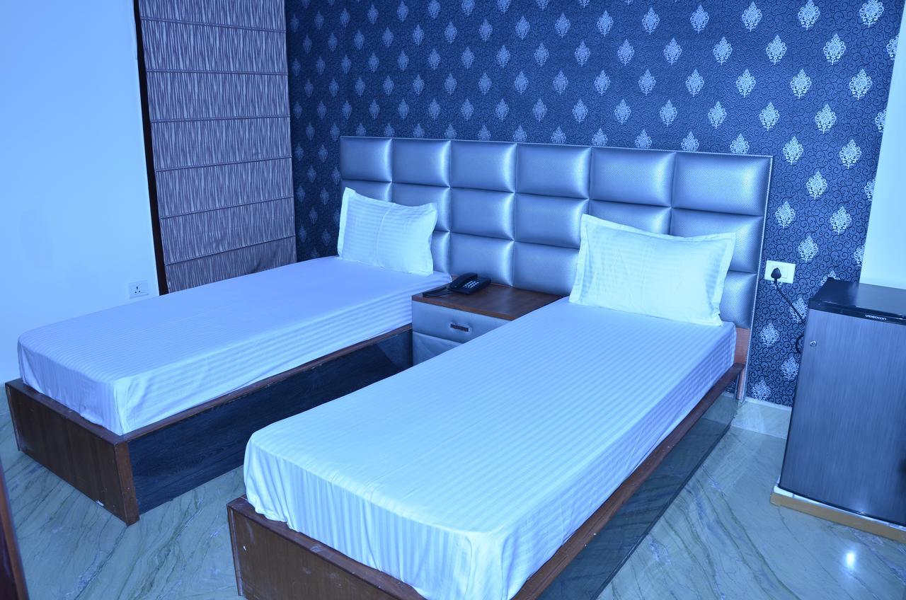 Hotel Royal International 新德里 外观 照片